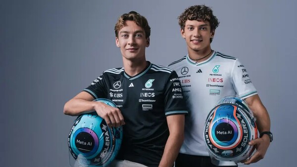 메타 AI 로고가 새겨진 헬멧을 들고 있는 메르세데스 F1 팀 드라이버 조지 러셀(왼쪽)과 키미 안토넬리(오른쪽) / 메타 제공