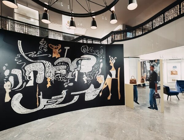 델보 뉴욕 매장에서 공개된 사울 스타인버그 설치 작품. ©Lucas Possiede