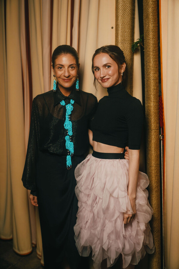 마리아 줄리아 마라모티와 모드 아패토우. 막스마라 제공