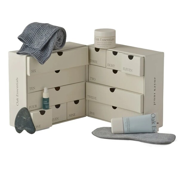 오크 에센셜(Oak Essentials) × 제니 케인(Jenni Kayne) 홀리데이 캘린더 세트